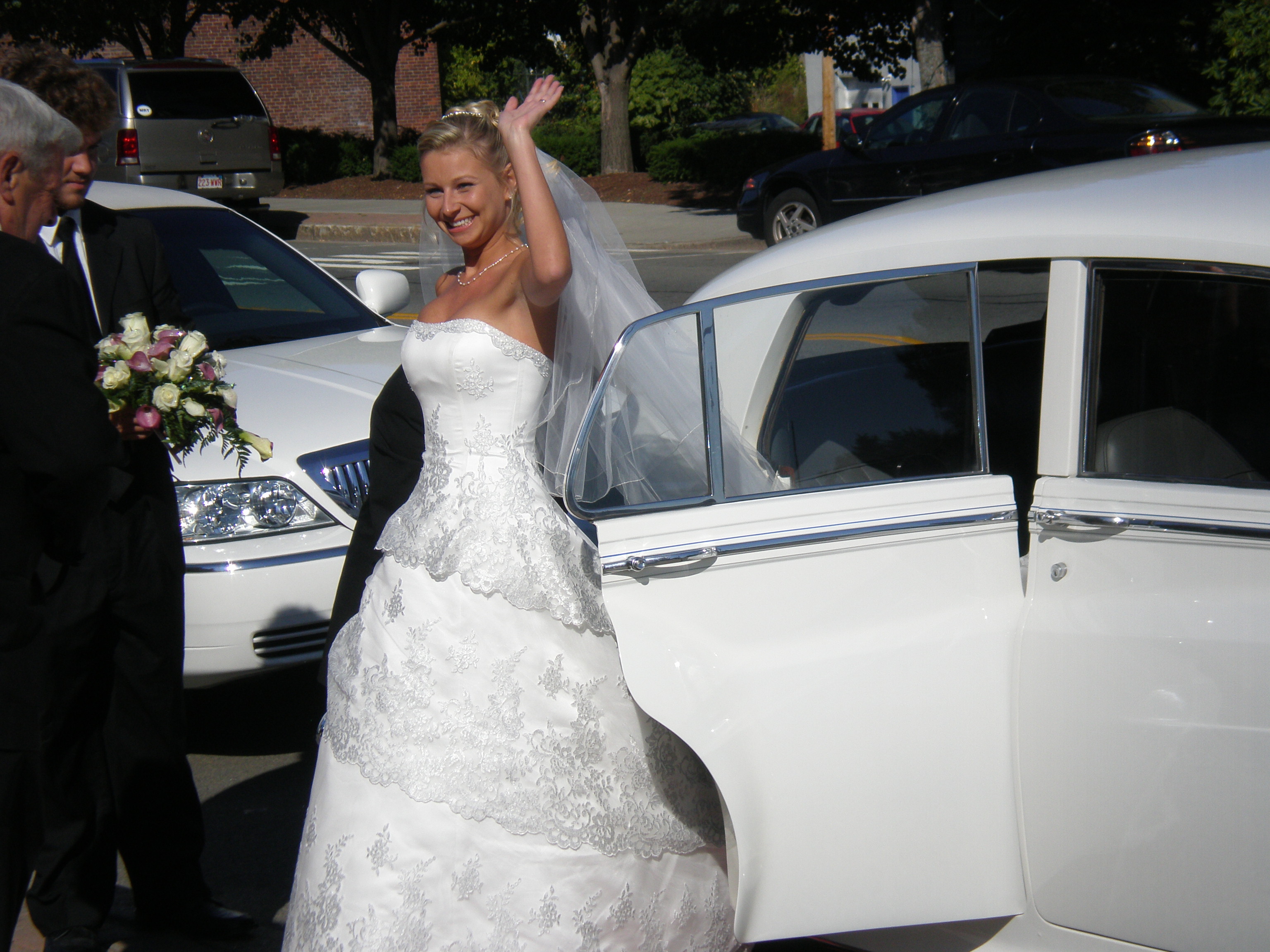 Beautiful Antique Cars for your wedding!